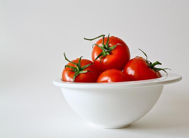 Kada geriausias metas sodinti pomidorus ir bulves?